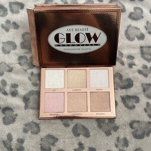 NEW Ace beauté. GLOW ESSENTIALS HIGHLIGHTER PALETTE
